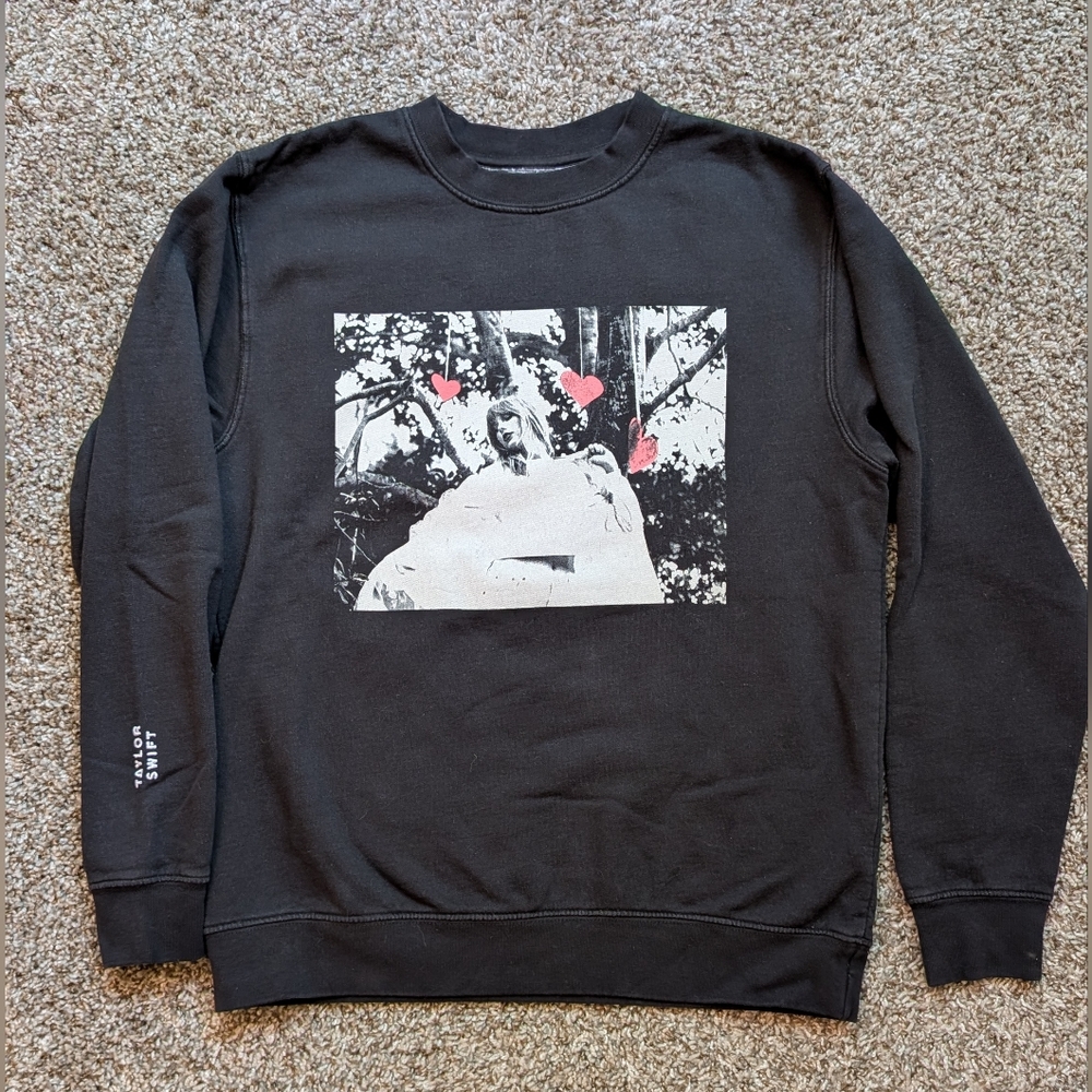 ❌SOLD❌ Home Is Where The Heart Is Lover Valentine's Day Crewneck Sweatshirt